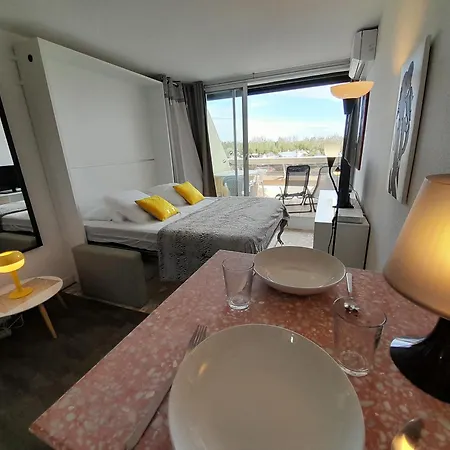 Relax Village Naturiste Heliopolis 아파트